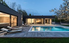 Green Luxury II With Heated Pool, Jacuzzi & Sauna